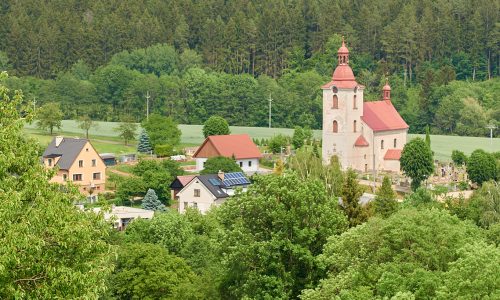 Úbislavice - kostel Narození Panny Marie