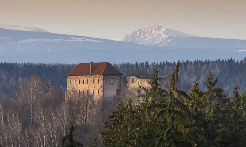Hrad Pecka se Sněžkou